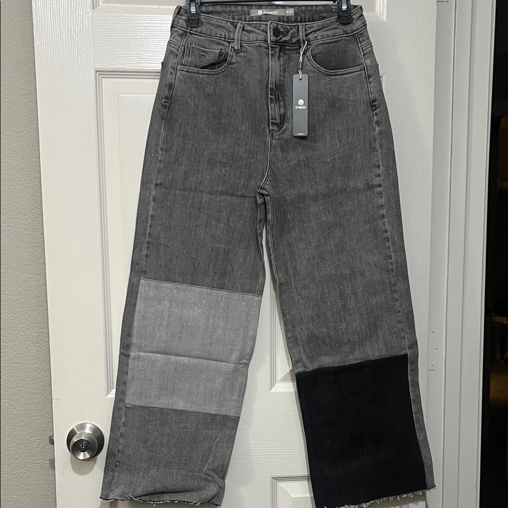 Tractr Women's Two-Tone Straight Leg Jeans size: 4/27 NWT - Picture 2 of 10